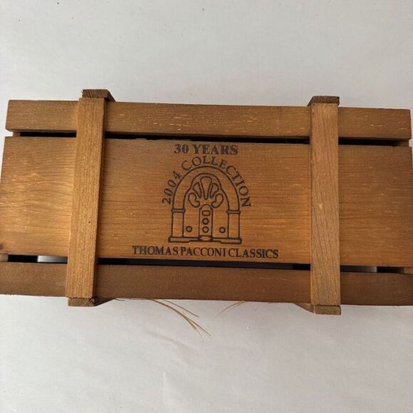 Thomas Pacconi Classics Wooden Empty Box 2004 Collection - Picture 1 of 3